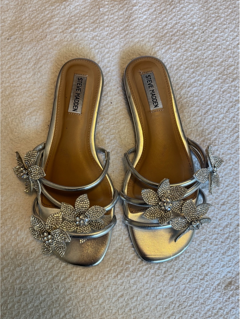 Steve Madden Silver Floral Embellished Slide Sandals Size 7